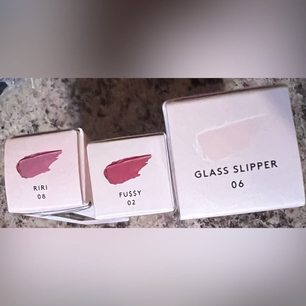 ❤️Fenty Beauty Makeup Gift Set - Picture 2 of 3